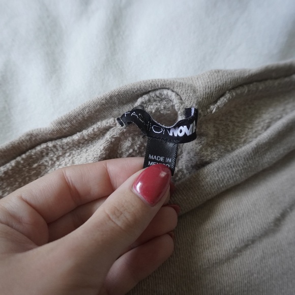 Cropped Sweatshirt - Picture 2 of 2